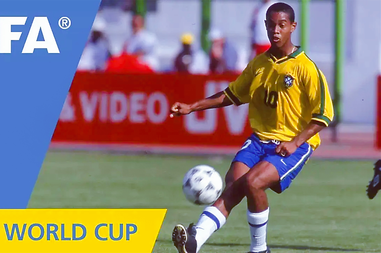 梦回足坛球星18岁！小贝盛颜卡卡惊艳魔人丑帅姆总桀骜大罗那么瘦