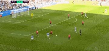 曼城球员看自己比赛,曼城4比1胜曼联集锦