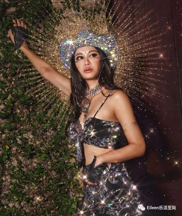 刚红就被扒?港圈富贵花的挥金日常到底什么样?