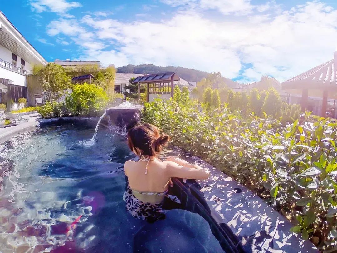 秋冬度假的仪式感从泡温泉开始,秋日仪式感