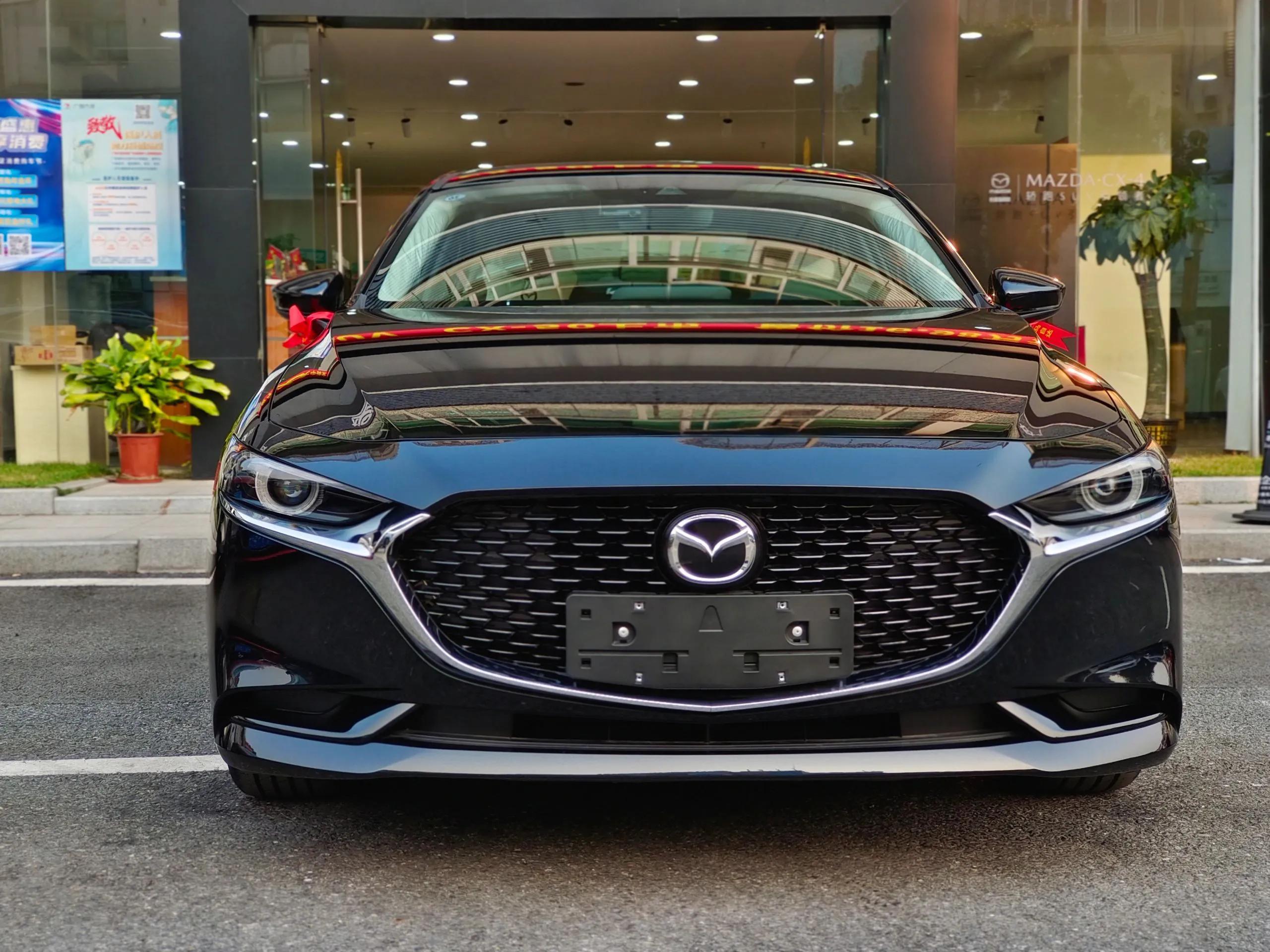 2023款次世代马自达3昂克赛拉测评,昂克赛拉2023款1.5自动带天窗白色