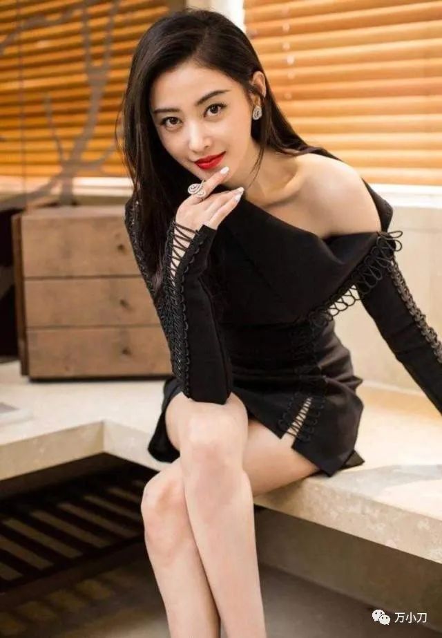 “长腿女神”张天爱:从做巩俐“光替”到演太子妃走红,情史成谜