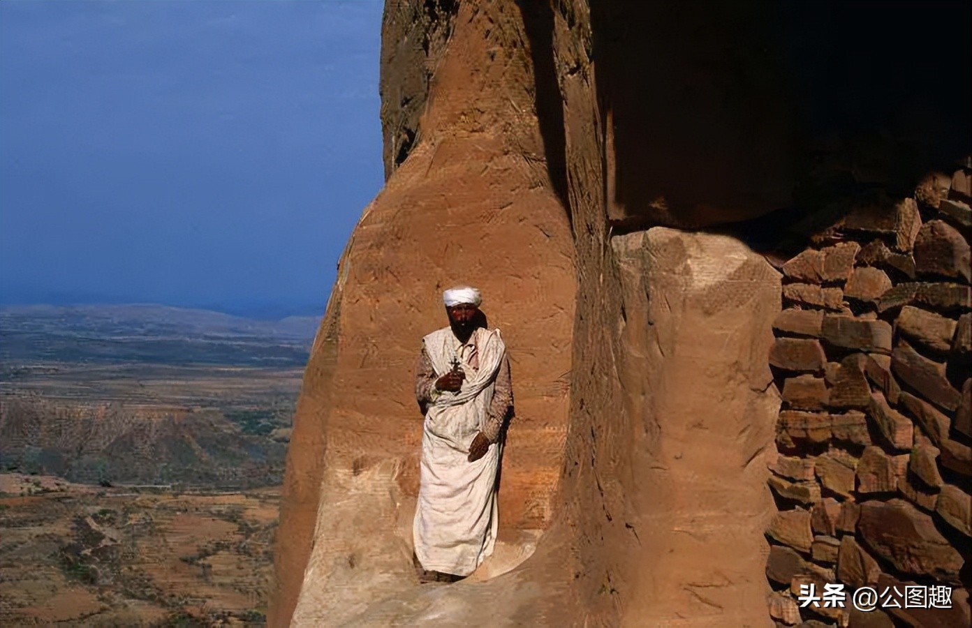 世界上最大最彷徨的教堂,最美悬崖教堂在哪里建造