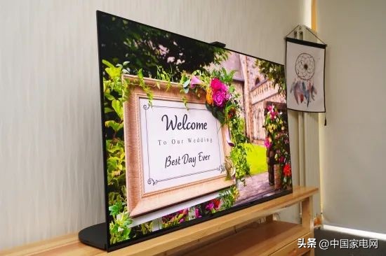 索尼a95k和普通电视比有什么区别,索尼电视a95k详细测评