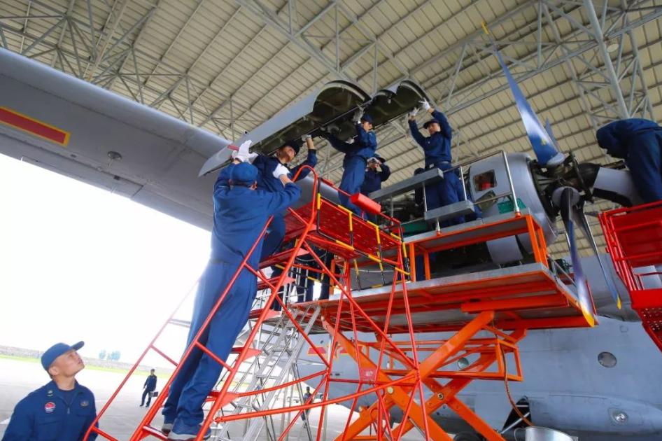 张雪峰:滨州学院航空专业极好,现如今已更名为山东航空大学。