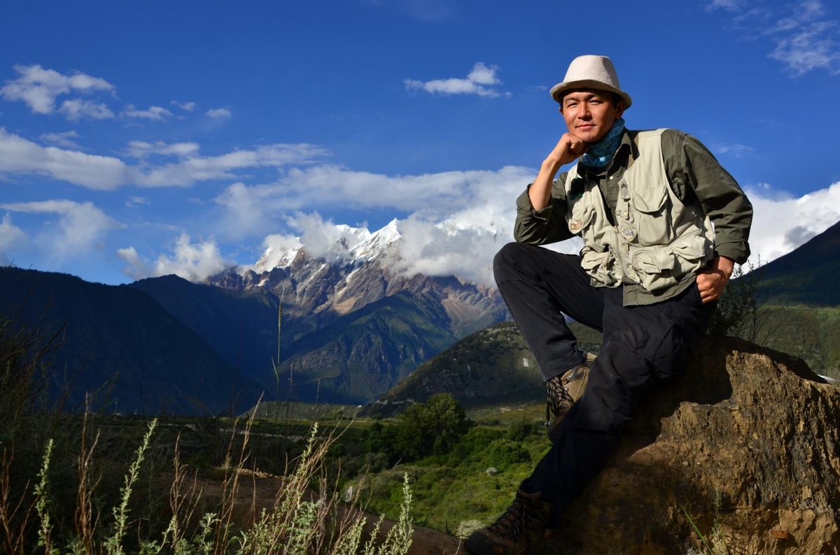 刺猬在妈妈肚子里就有刺？东北虎和华南虎打架谁赢？这个男人用短视频告诉你答案