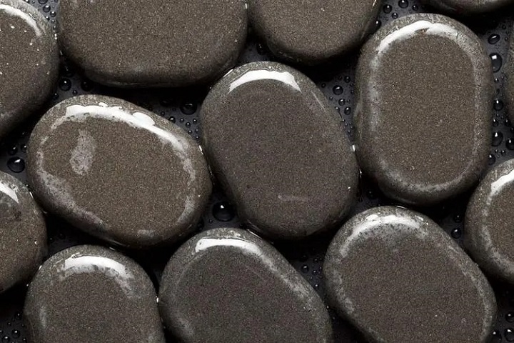 大连海关查获辐射超标保平安,大连机场查获辐射能量石