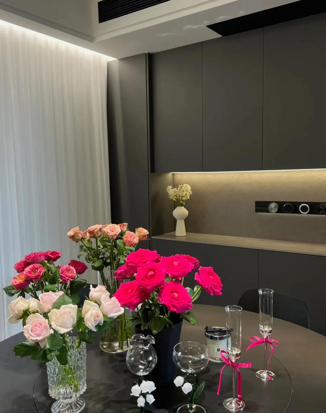 美女晒自家的豪宅装修,安徽女生的房间装修