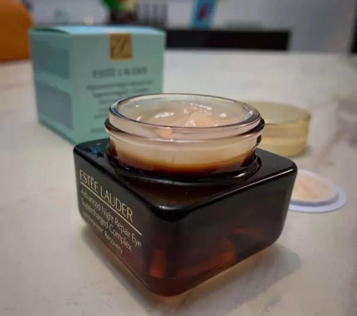 保湿效果好的眼霜推荐,眼霜推荐35岁抗皱眼霜排行榜