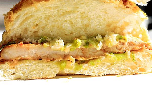 丹霞庄出现一个奇怪阿叔，一万块的店租竟卖起一元一只大鸡腿