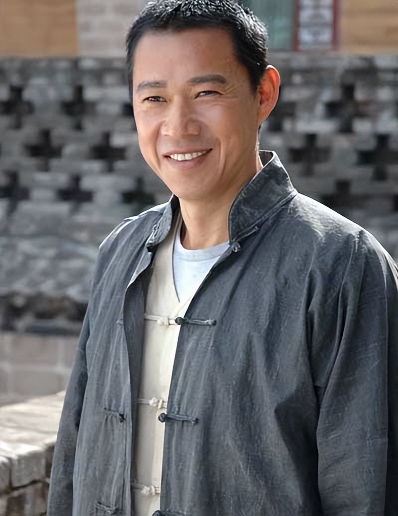 湖南籍7位影视男星：有人娶病妻，有人送外卖，真实人生大不同