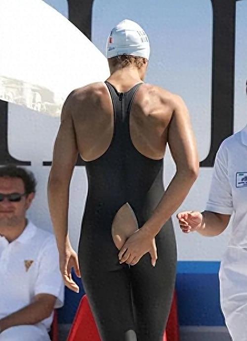 女运动员的痛苦程度,女运动员赛场上痛苦哭