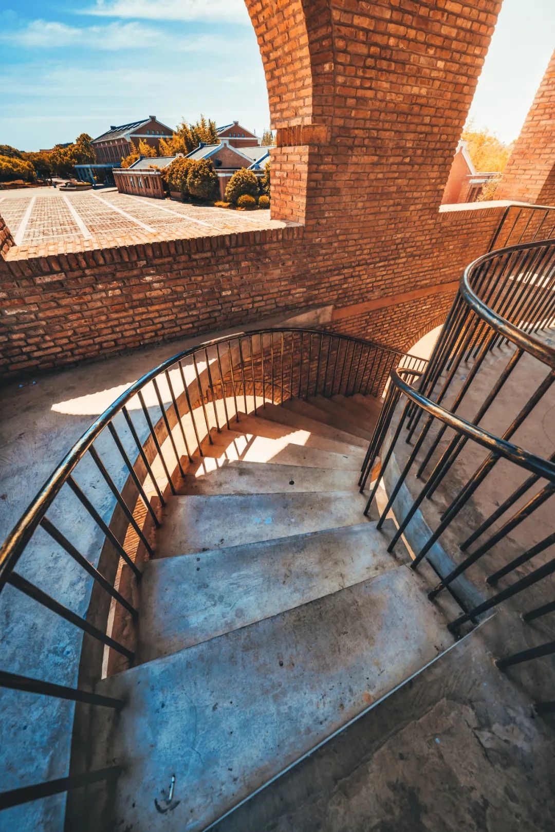 上海新晋热门打卡地，在红砖窑厂里喝咖啡、露营