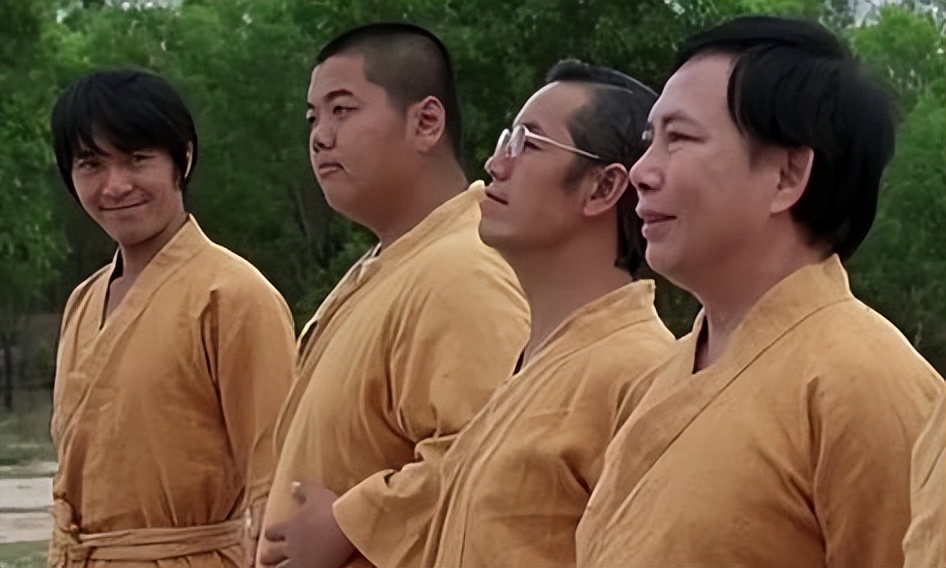 少林足球周星驰黄一飞砸啤酒,少林足球周星驰和黄一飞花絮