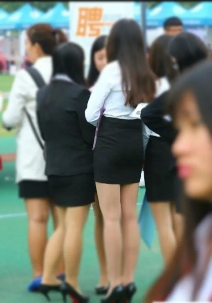 女大学生兼职一个月赚17000,女大学生兼职月入几十万