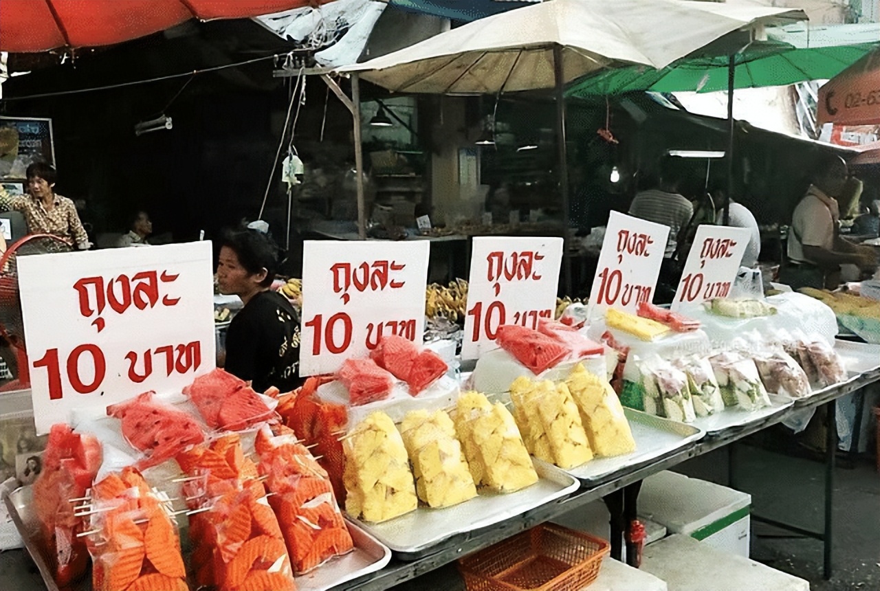 泰国为什么有很多老外来养老,泰国为什么被称为佛国