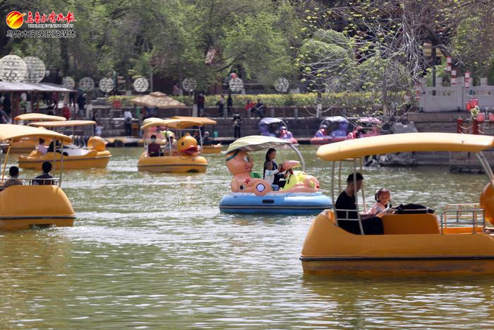 公园购物街区,公园门店网红打卡