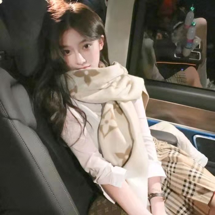 生日拍了拍我的脑袋说要快乐文案,祝自己生日发圈的高情商短句文案