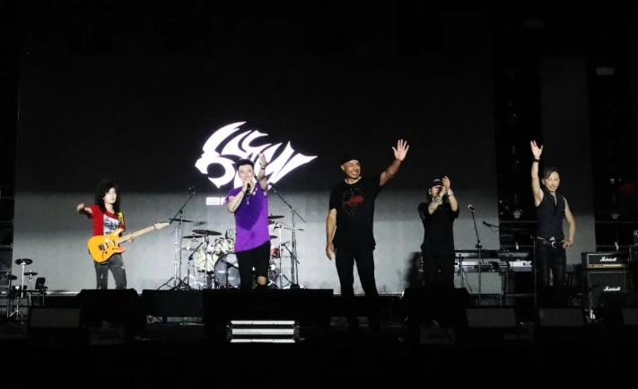 摇滚精神仍在，少年之心不死！信乐团上海演唱会与你一起Rockroll