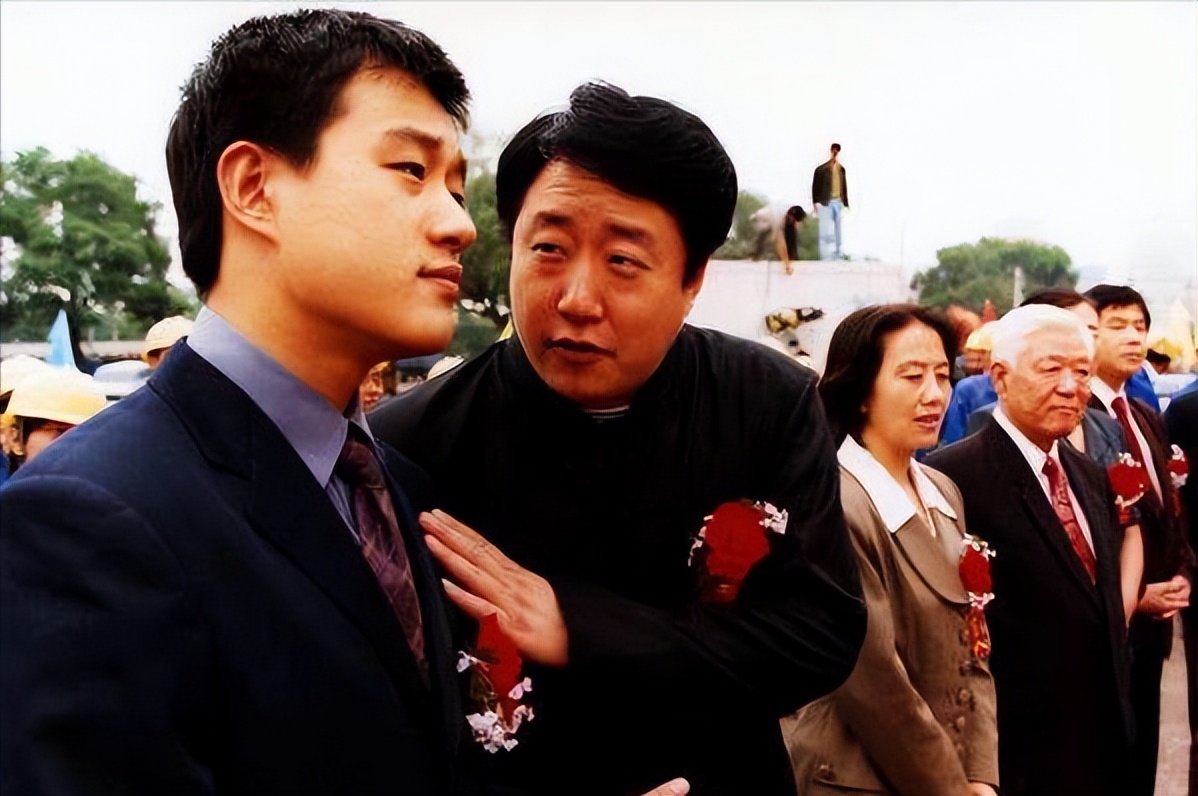 他是谁电视剧张译剧情介绍,他是谁电视剧张译在线观看国语