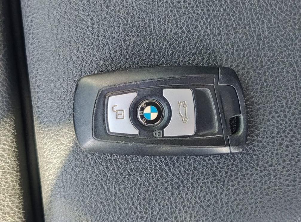 开了5年的宝马3系顶配能卖多少,开了3到5年的宝马