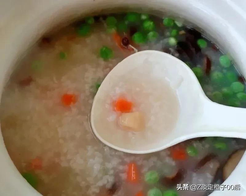 干贝鲜虾海鲜粥汤鲜味美营养丰富,潮汕鲜虾干贝海鲜粥做法原料