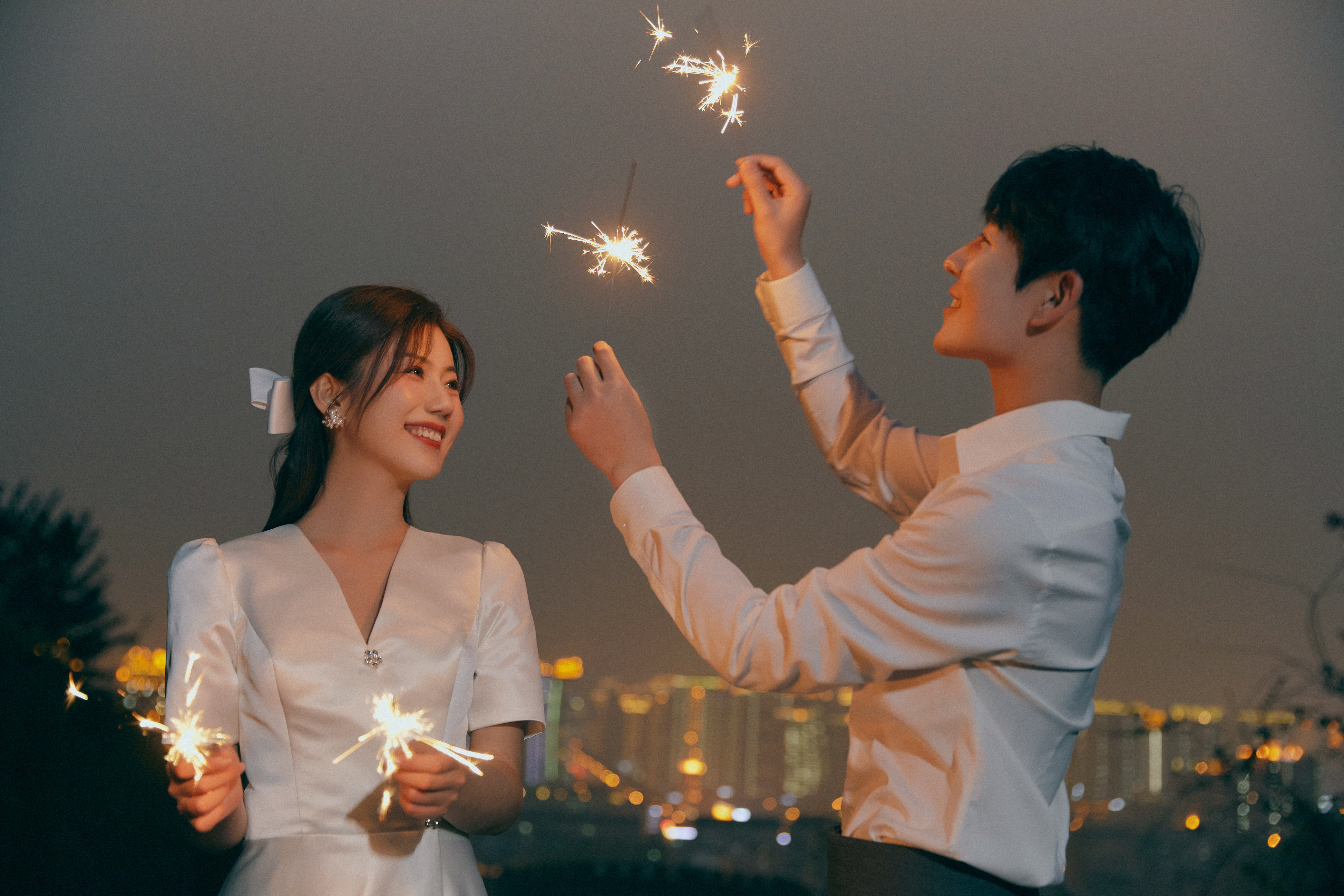 郑州拍婚纱照地点推荐5月份,郑州适合年轻人拍的婚纱照风格