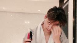 自己在家怎么剪头发男生中长发,自己剪头发男教程不用推子