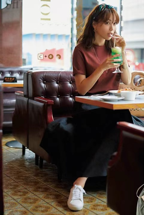 半裙穿搭参考,一件下身半裙搞定多种风格穿搭