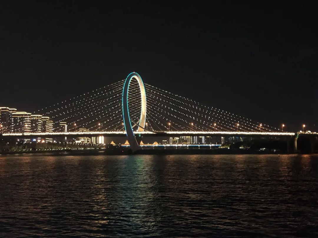 不管再见是何时何地，我在广州都很想你