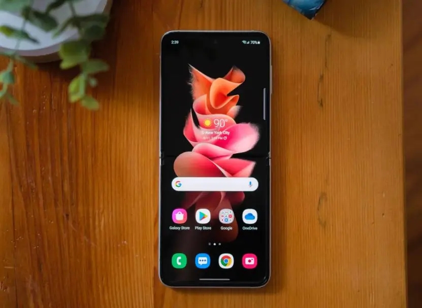 从7999元跌至4134元，IPX8防水+120赫兹，折叠屏旗舰售价更亲民了