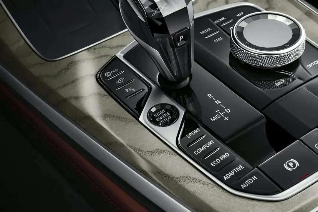 2010款宝马x52.0t与3.0t外观区别,2018款宝马x5xdrive28i2.0t