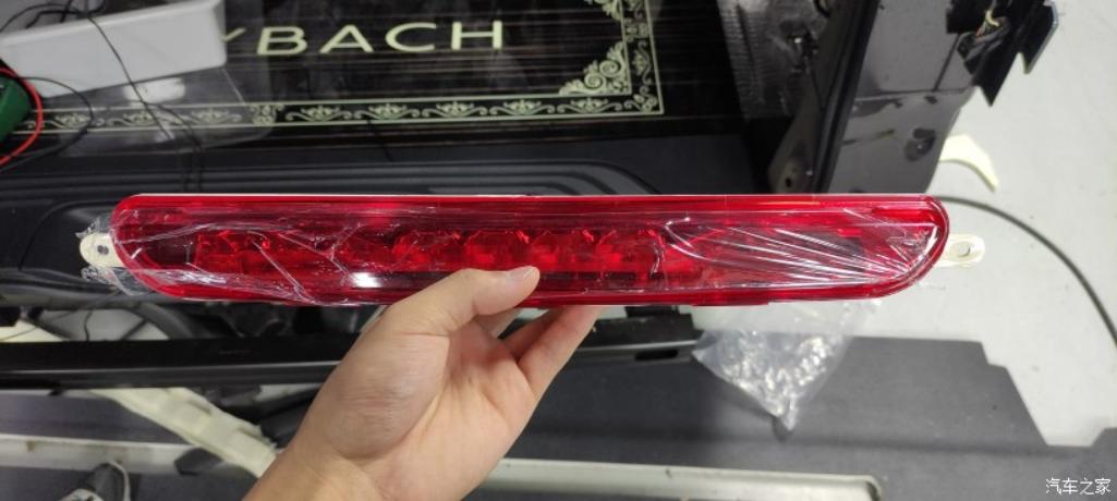 青岛奔驰商务威霆改装联系方式,威霆改装迈巴赫内饰