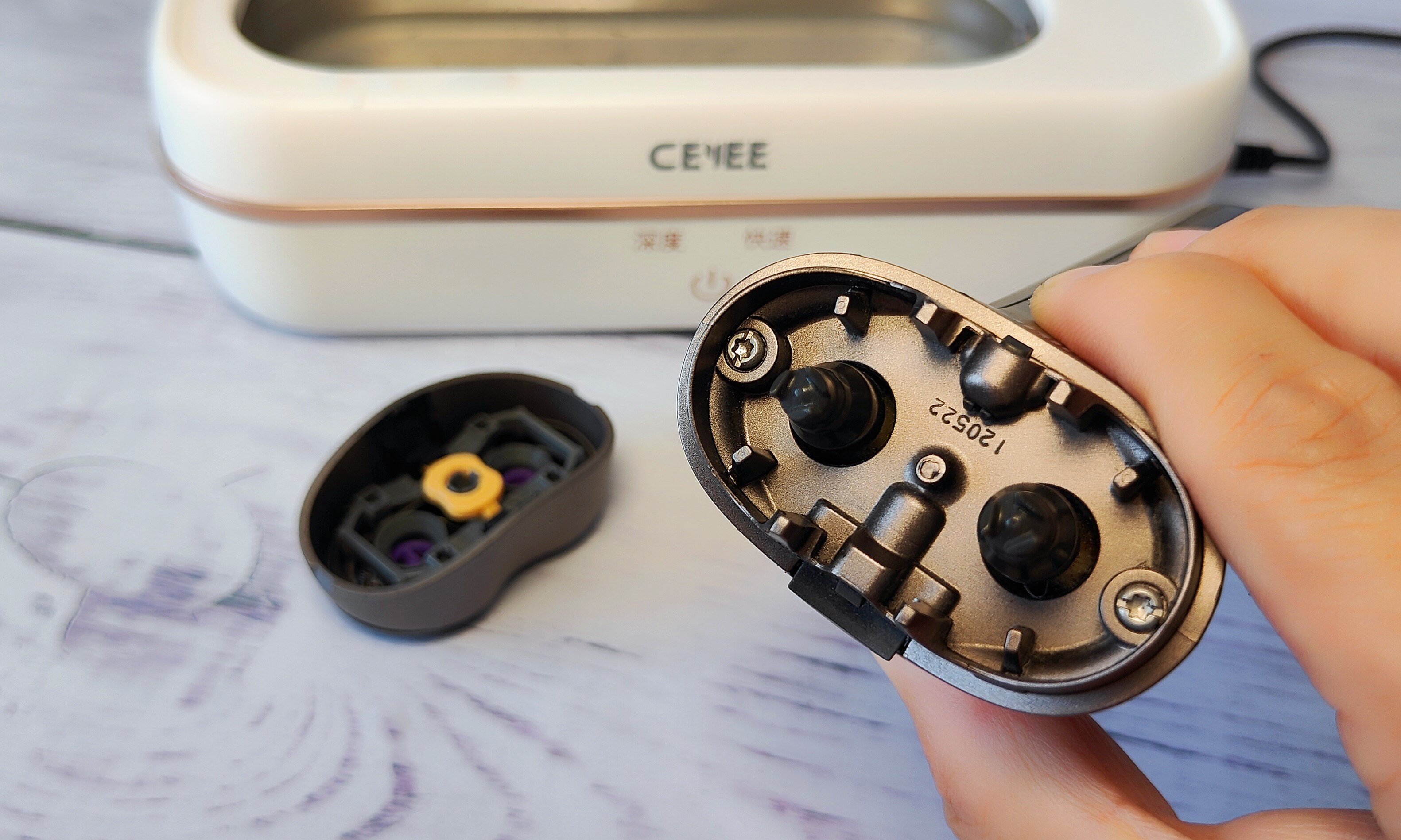 多功能泡泡清洗神器,便携隐形清洗神器