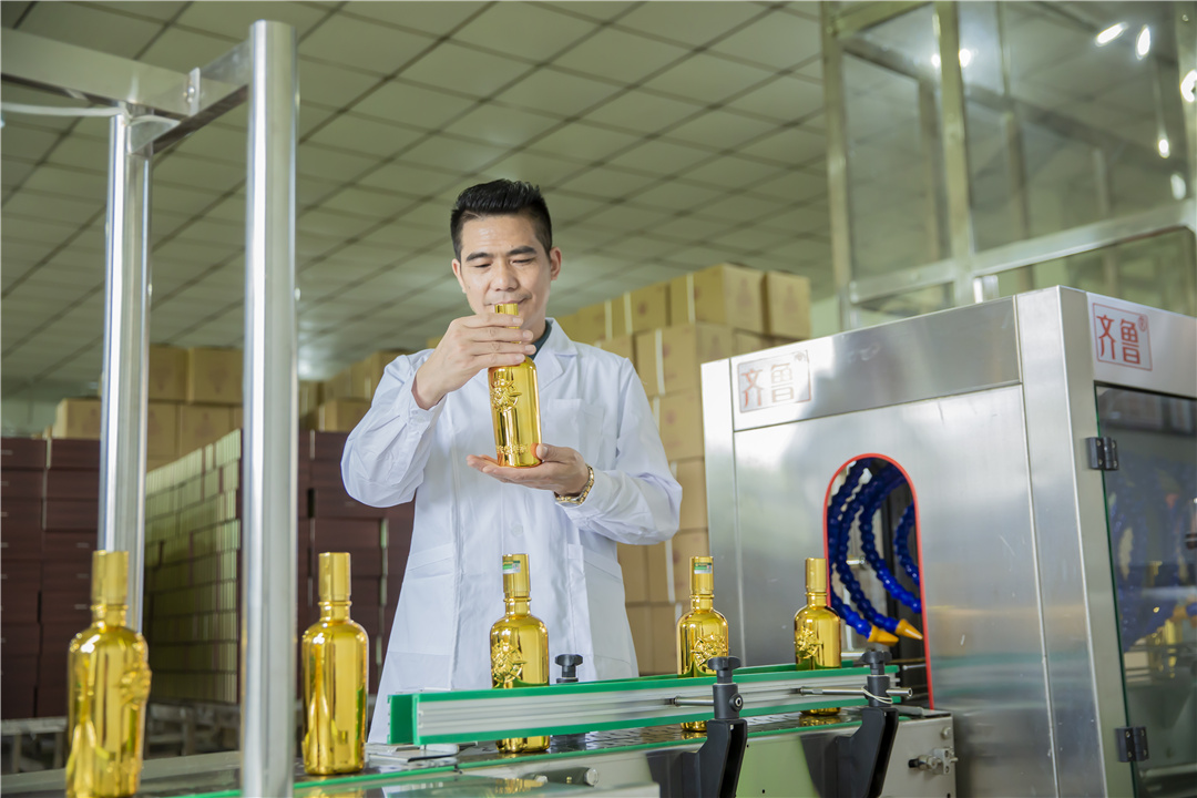 白酒行业困局出路在哪里?万茗堂入资茅台镇酒企带来怎样新思考