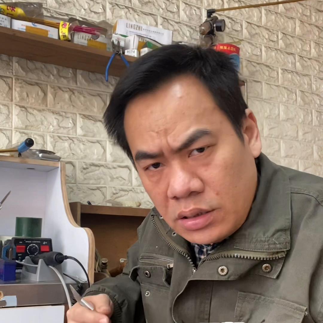 铂金首饰值不值得购买,黄金和铂金哪个更保值更值得购买