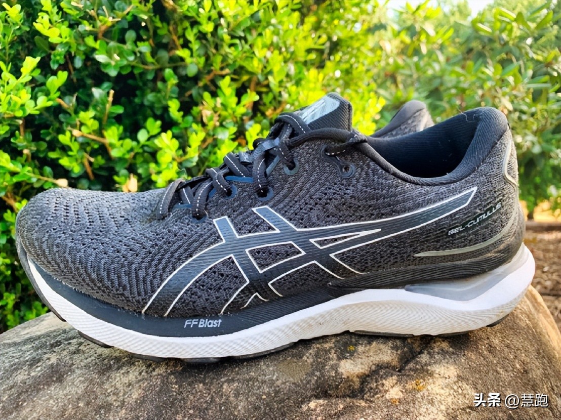 亚瑟士2022款跑鞋,亚瑟士跑鞋推荐前十名性价比高