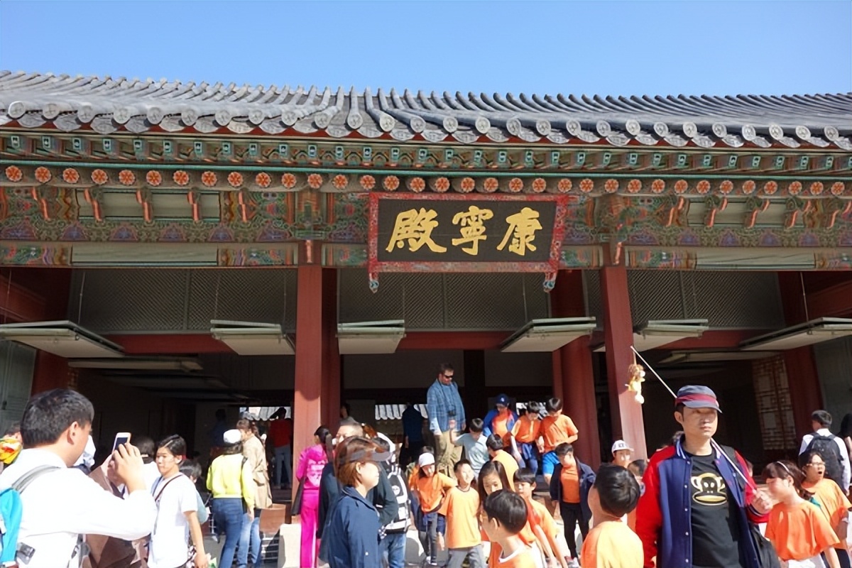 首尔景福宫游记,韩国景福宫和青瓦台在一起吗