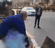 女友今年都二十三了，还是这样，是不是没救了哈哈哈好尴尬