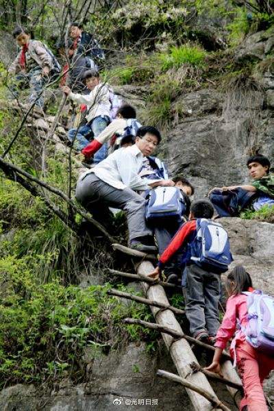 中小学教师晋升副高教师难吗,天梯老师转正