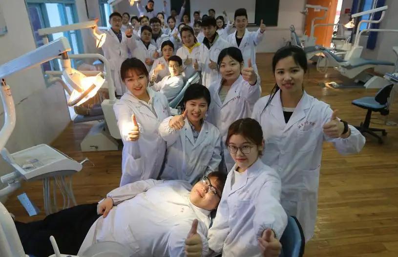 上海的顶级医生能年收入千万吗,上海三甲医院医生的真实收入