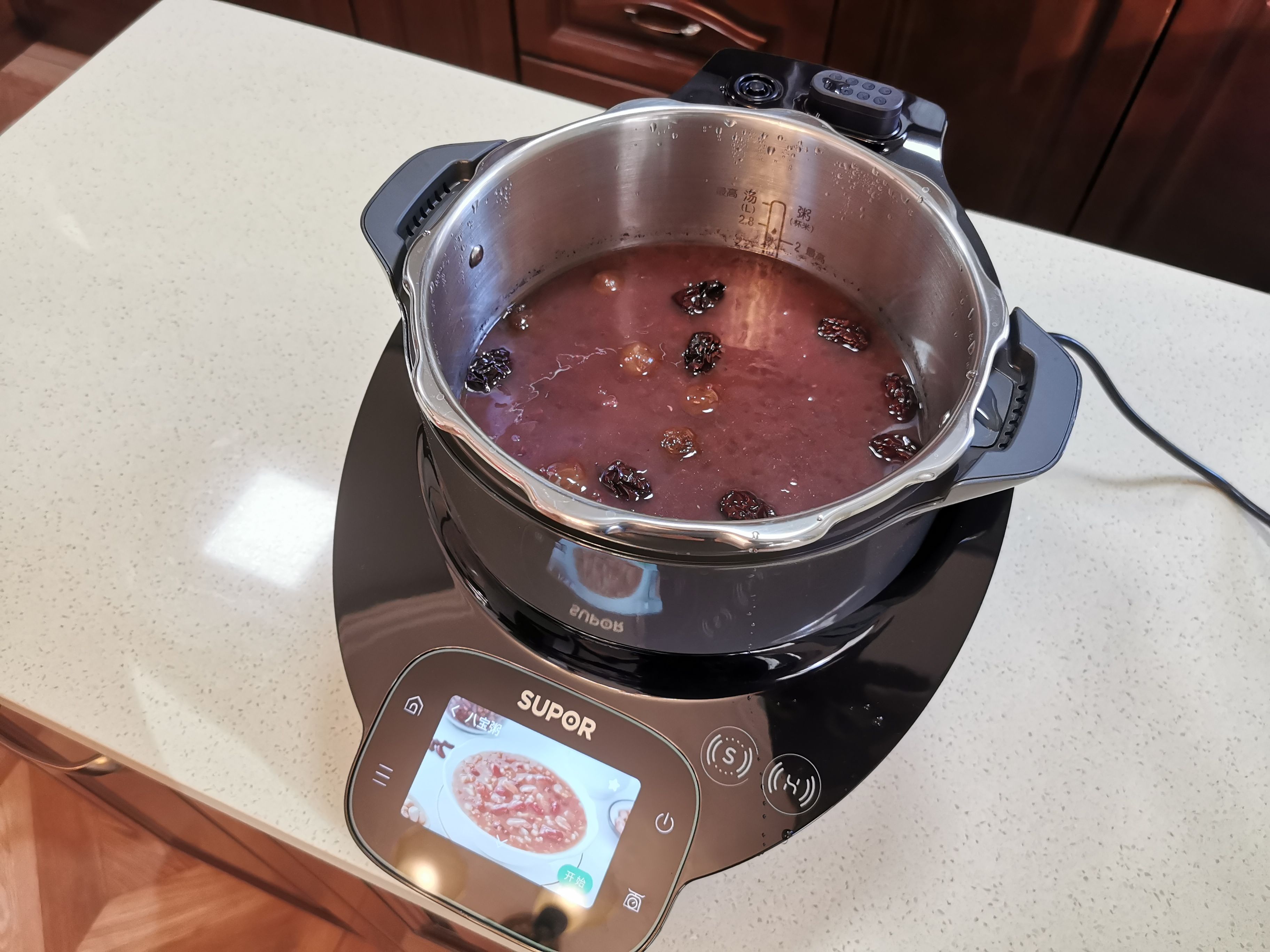 黑科技与顶级大厨交锋,厨房黑科技苏泊尔小c主厨料理机