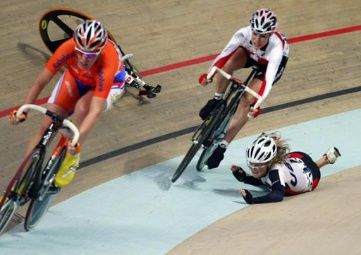 骑行摔车的正确姿势,避免骑行摔车技巧