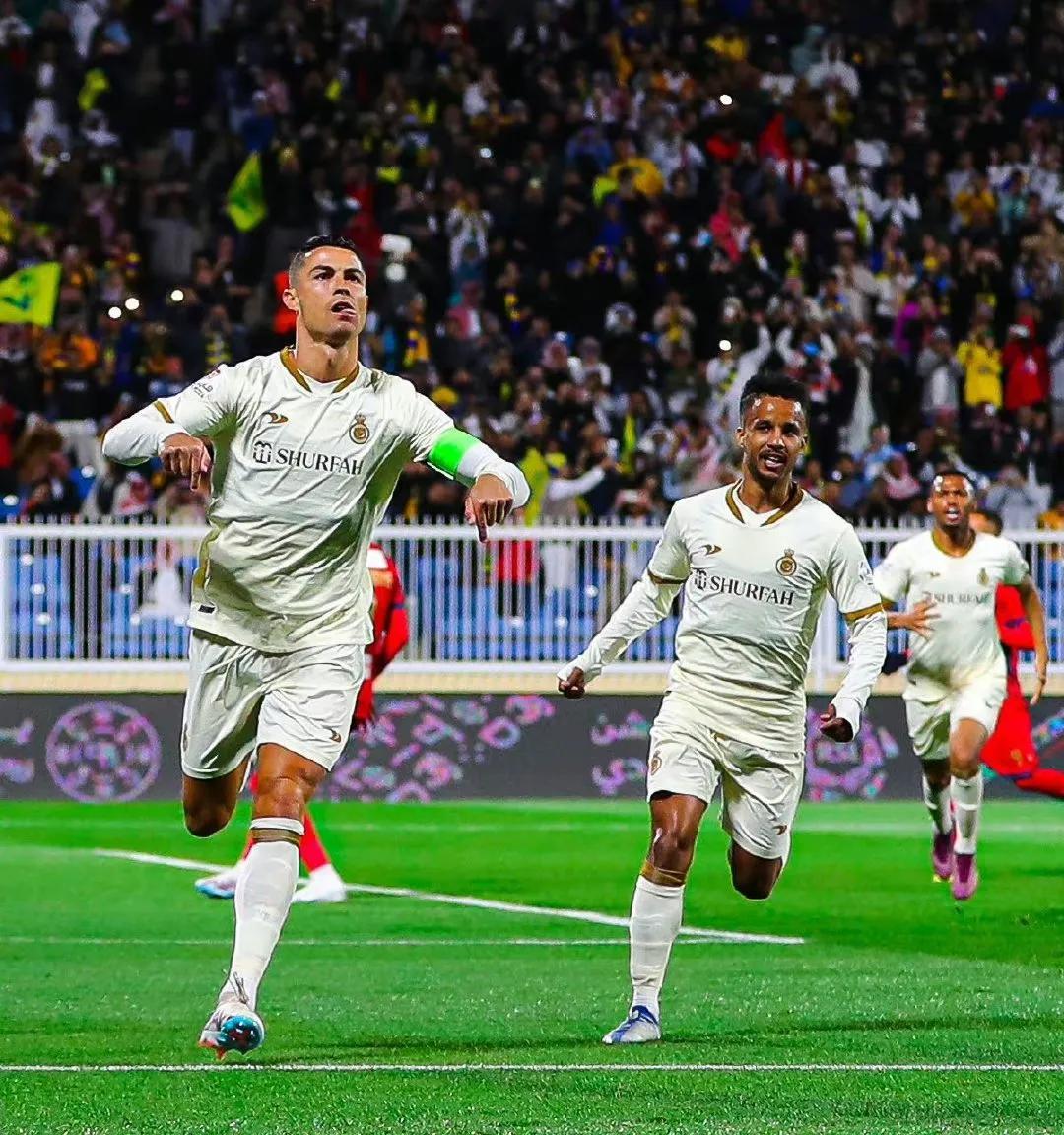 同情弱者你就弱帮助强者你就强,同情弱者嫉妒强者好吗