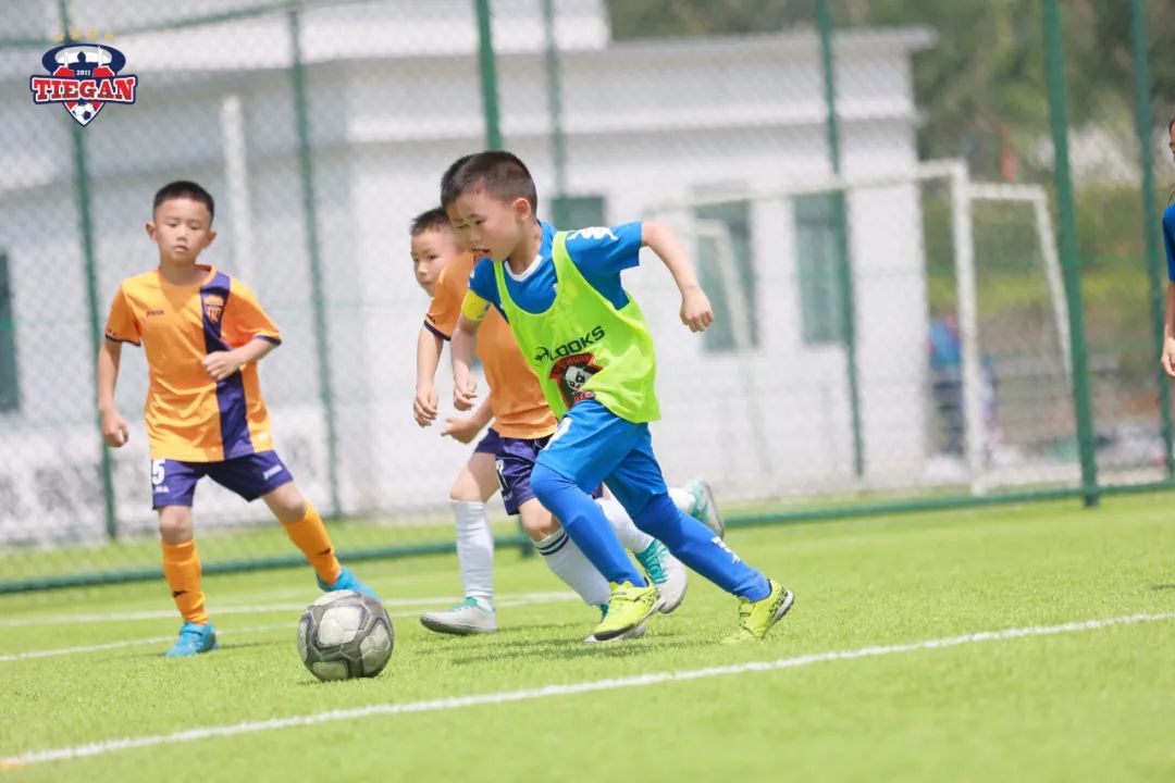 濂嬪媷浜夊厛鏃犳墍鐣忔儳,闃熶紞椋庨噰灞曠ず鍔ㄤ綔