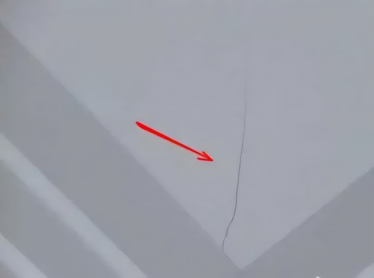 刚装修好吊顶开裂什么原因,吊顶怎么装修才能省钱又好看