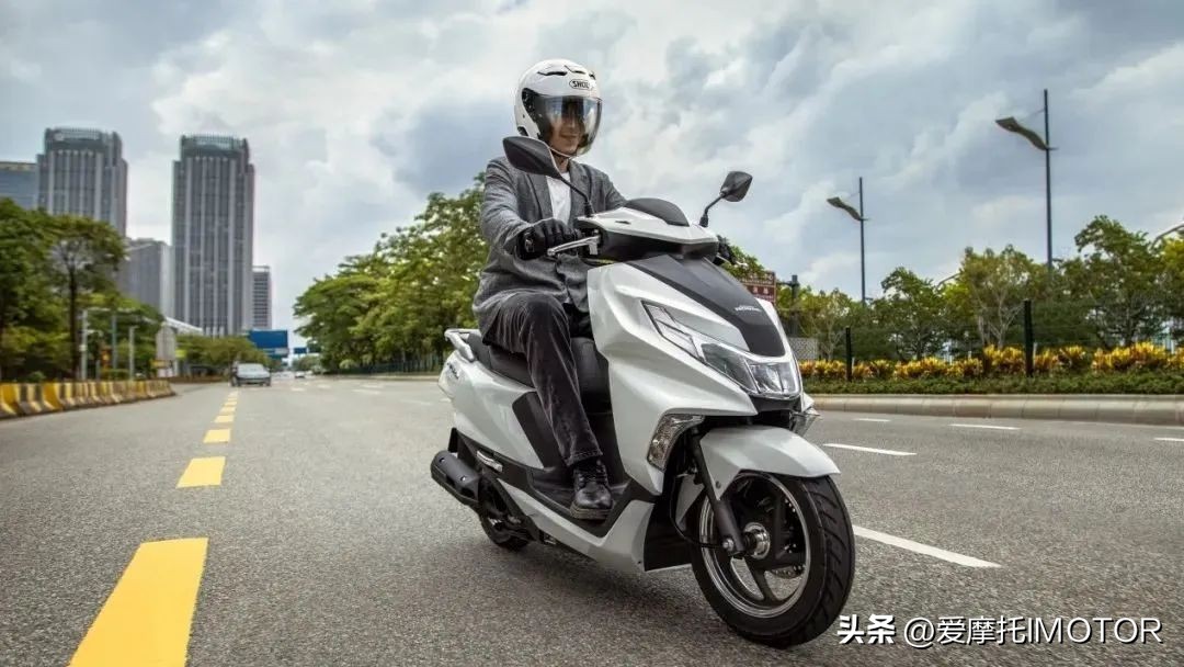 五羊本田ncr125最新款2024,城市通勤踏板推荐五羊本田ncr125