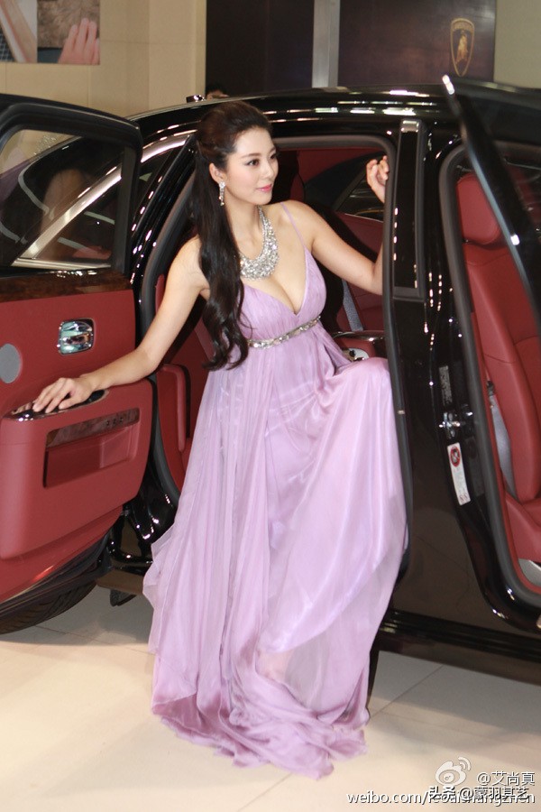 中国黄金比例身材第一人,曾经中国第一富豪