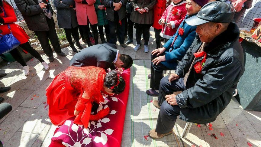 亲家登门不值半门啥意思,俗语亲家登门不值半文是什么意思