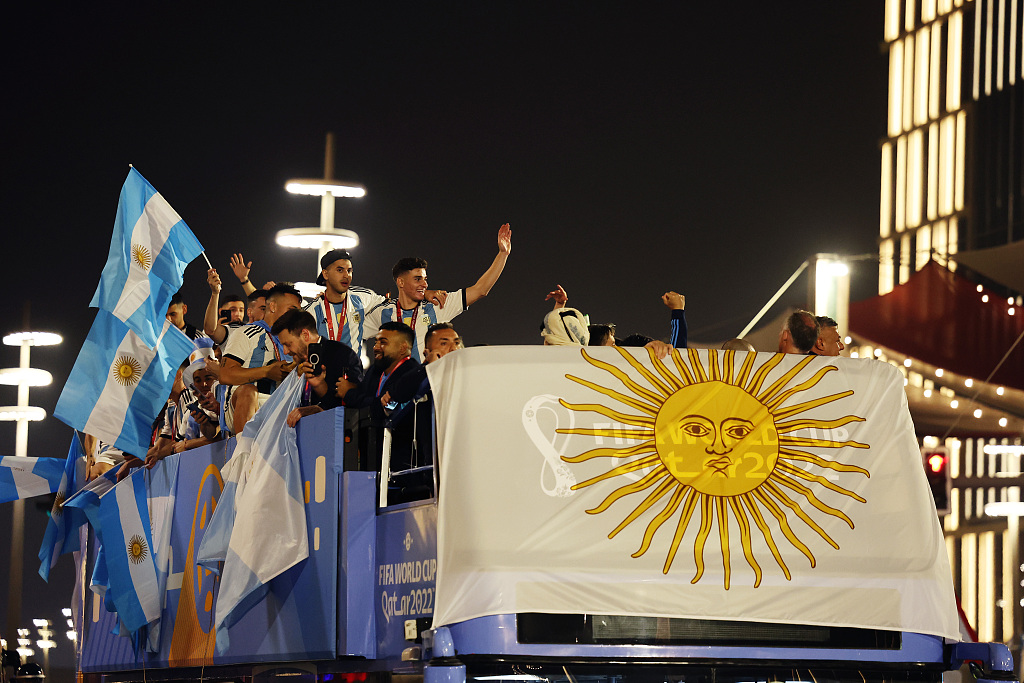 马丁内斯扑点挑衅,马丁内斯暴怒时刻